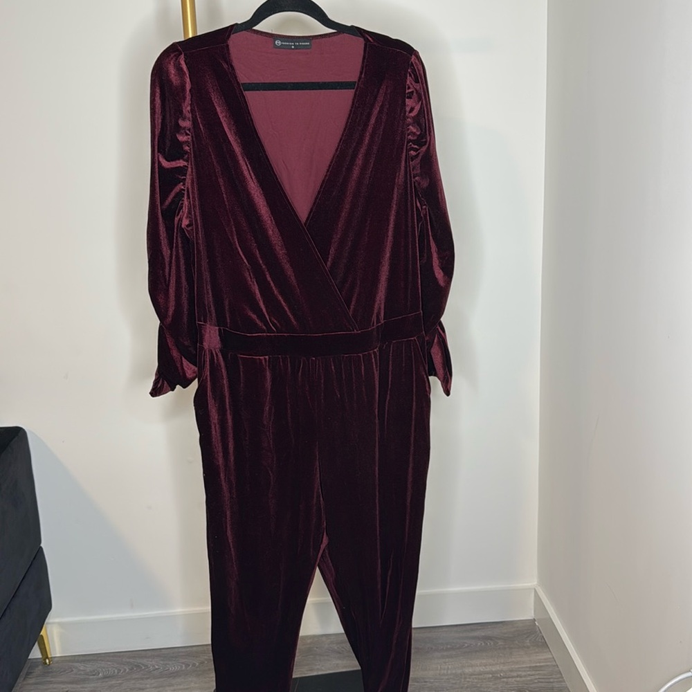 Beautiful burgundy velvet bodysuit. Fashion to figure size 0plus